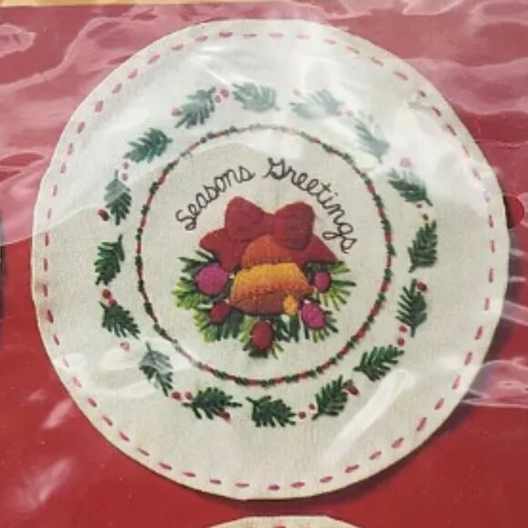 Vintage Christmas Holiday Jar Toppers Stitchery Crewel Creative Circle Kit #2222 - Picture 6 of 8